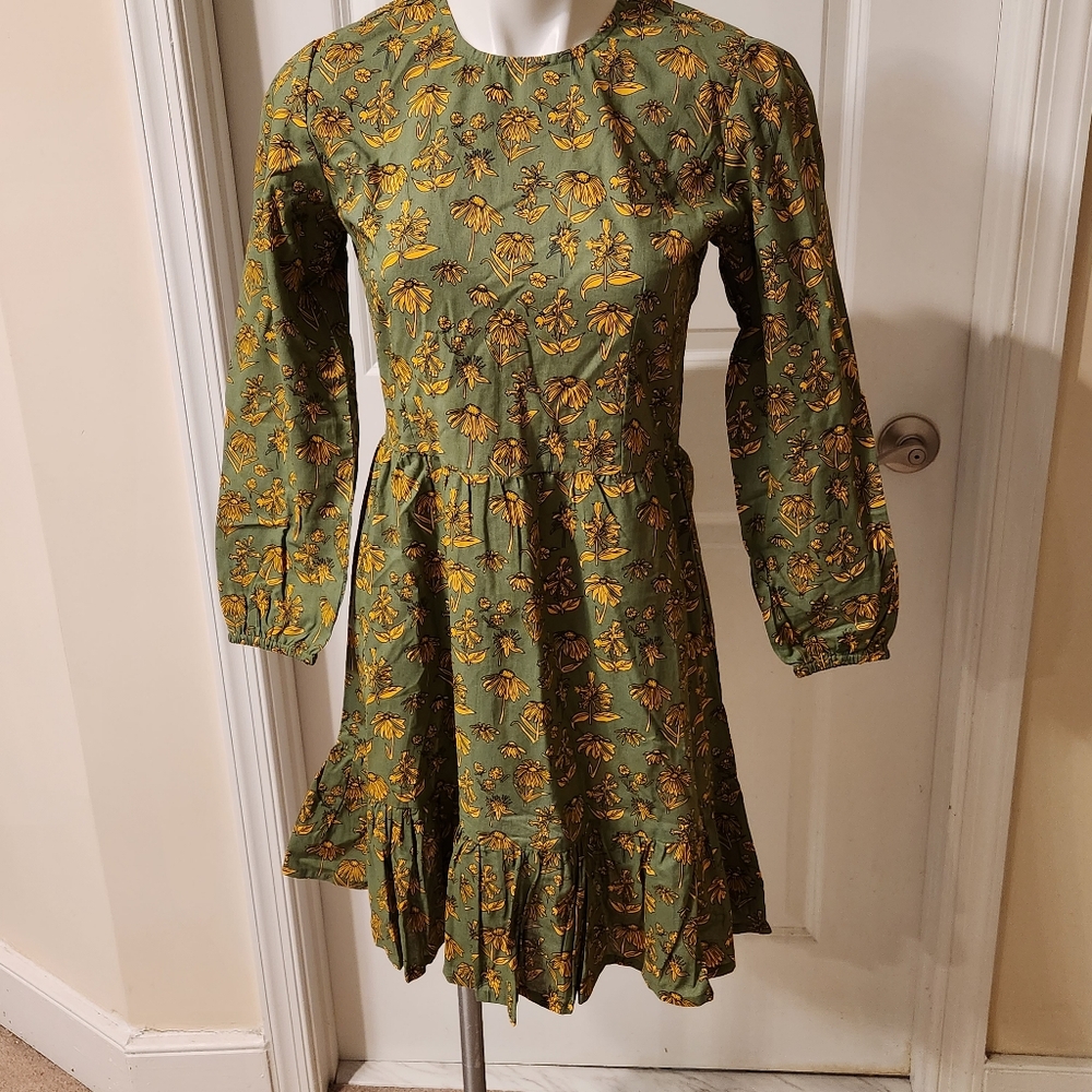 Mata Traders small green dress long sleeves